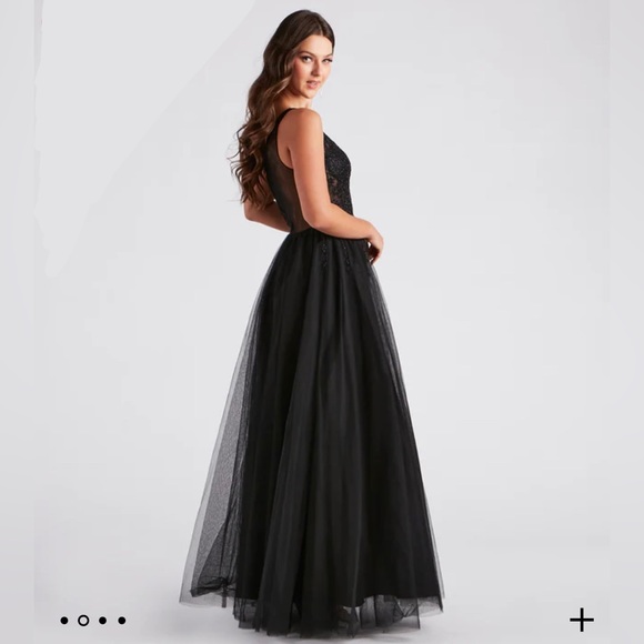 Black prom dress from Windsor - Picture 1 of 4